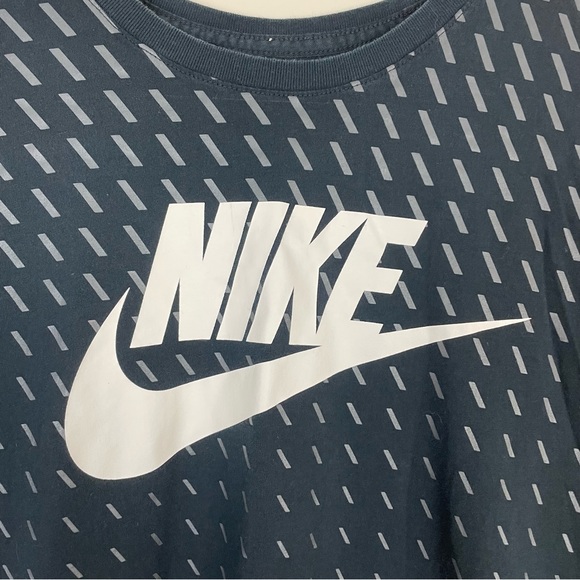 ⭐️2/$20 Nike Graphic Logo Print Black Pull Over Crew Neck Tee - Picture 12 of 12